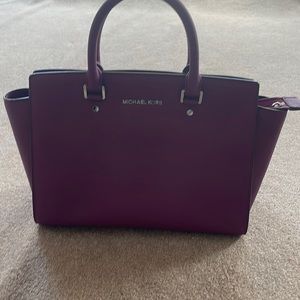 SOLD!!!Excellent Michael Kors Bag